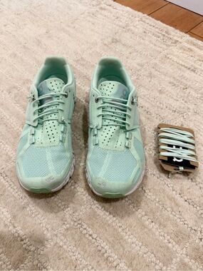 On Cloud 5 Women’s Sneakers Size 6 Mint Green Slip-On Running Shoes